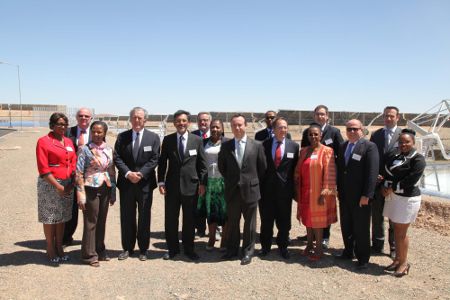 Representantes del gobierno Sudafricano, IDC y Abengoa durante la inauguración de Kaxu Solar One.