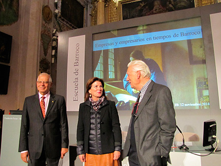 Josep Borrell Fontelles, vicepresidente de la Fundación Focus-Abengoa; Anabel Morillo León, directora general de la Fundación Focus-Abengoa; y El Premio Nacional de Historia Antonio-Miguel Bernal Rodríguez.