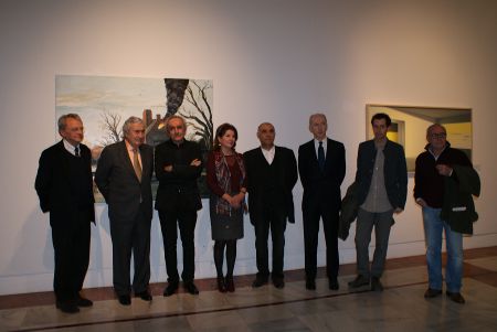 Felipe Benjumea, chairman of Abengoa and its Foundation, and Anabel Morillo León, director general of the Foundation, next to the prize winners and the members of the jury of the Focus-Abengoa International Painting Prize.