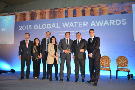 Representantes de Abengoa durante la entrega del premio.