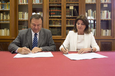 The Focus-Abengoa Foundation and Loyola Andalucía University sign an agreement to offer internships in Abengoa for undergraduate and graduate students