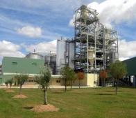 Instalaciones de la planta piloto de biomasa, que produce bioetanol de segunda generación, situada dentro de la planta de Biocarburantes de Castilla y León que Abengoa tiene en Salamanca.