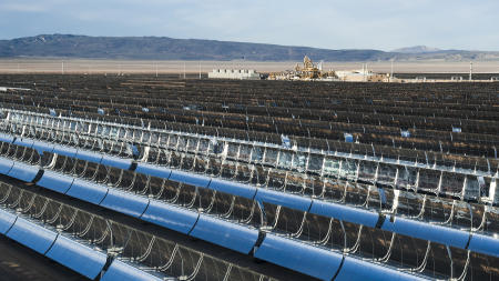 Mojave Solar supplies clean energy to around 90,000 homes, preventing the emission of nearly 200,000 tons of CO2 every year.