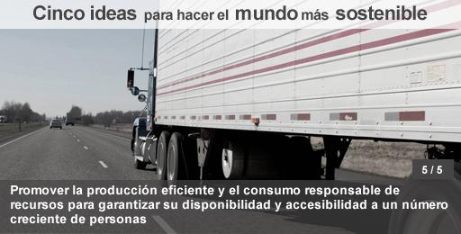 Camión circulando por una carretera