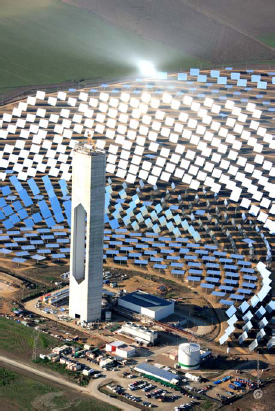 PS20 solar power tower plant in Sanlúcar la Mayor (Sevilla)